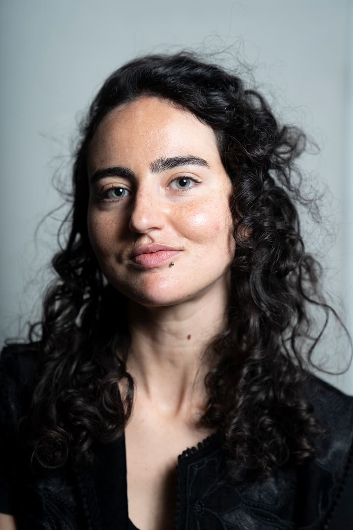 タラ･ハキーム監督写真